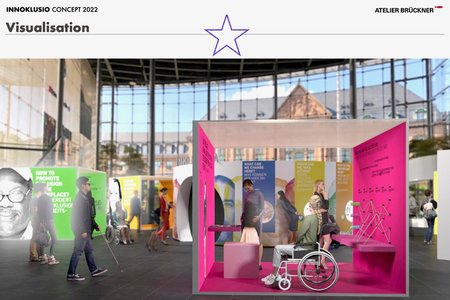 Visualization of an exhibit of the Innoklusio exhibition. I shows a cube in a spacious hall, in the backgroud various movable walls with photos and text. The cube is on two sides open, on the inside with text and graphics. One visitor in the cube is sitting in a wheelchair, another one passes by with a white cane.
