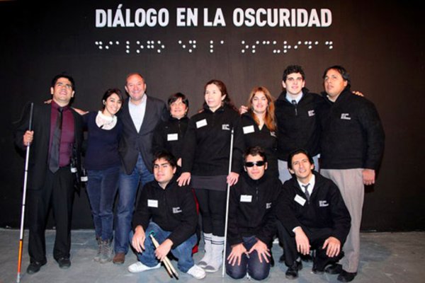 Picture of the guides of the Dialogue in the Dark exhibition Mexico with DSE founder Andreas Heinecke and José Macías, Master Trainer of DSE and CEO of DiD Mexico